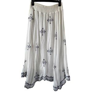 J. Gee Maxi Skirt White w/ blue embroidered pattern Women's Large